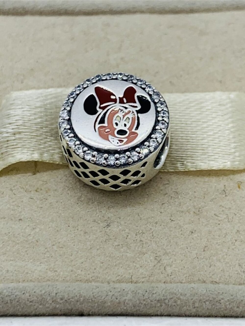 ✨🔥Pandora Disney Minnie Mistletoe Kisses Charm S925